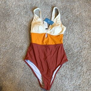 NWT Cupshe women’s swimsuit size small